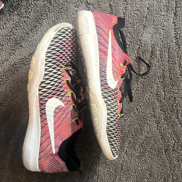 Nike training shoes - Picture 4 of 4